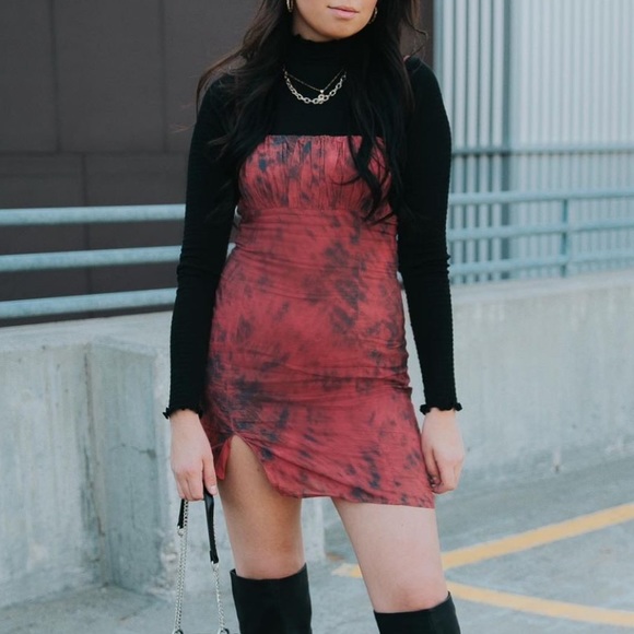 LE LIS TIE DYE MINI DRESS SIZE MEDIUM - Picture 1 of 2